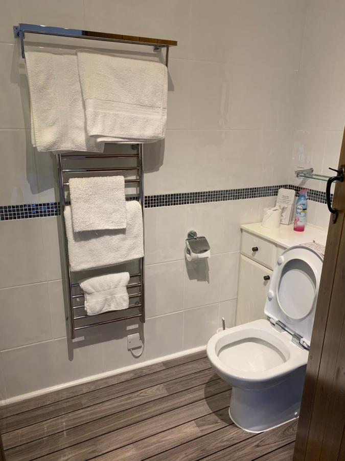 The Reindeer Retreat Buttercup Twin Hotell Kidwelly Eksteriør bilde