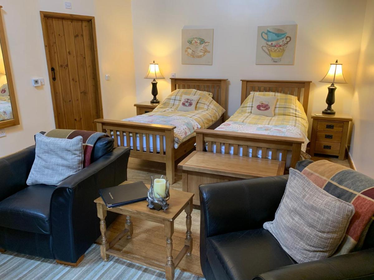 The Reindeer Retreat Buttercup Twin Hotell Kidwelly Eksteriør bilde